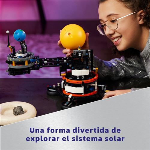 LEGO Technic | Planeta Tierra y Luna en Órbita | 526 Piezas | +10 Años