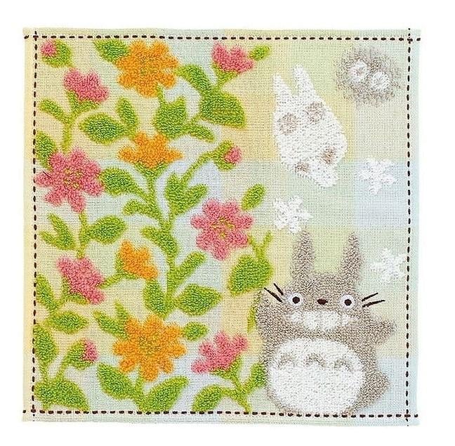 Mini Toalla Totoro Gris Jardín Flores | Semic Studios | Studio Ghibli