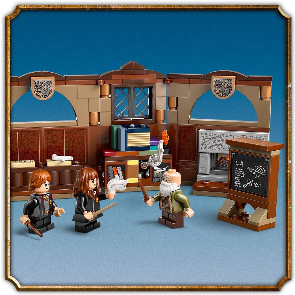 LEGO Harry Potter | Castillo de Hogwarts: Clase de Encantamientos (76442) | 204 Piezas | +8 Años